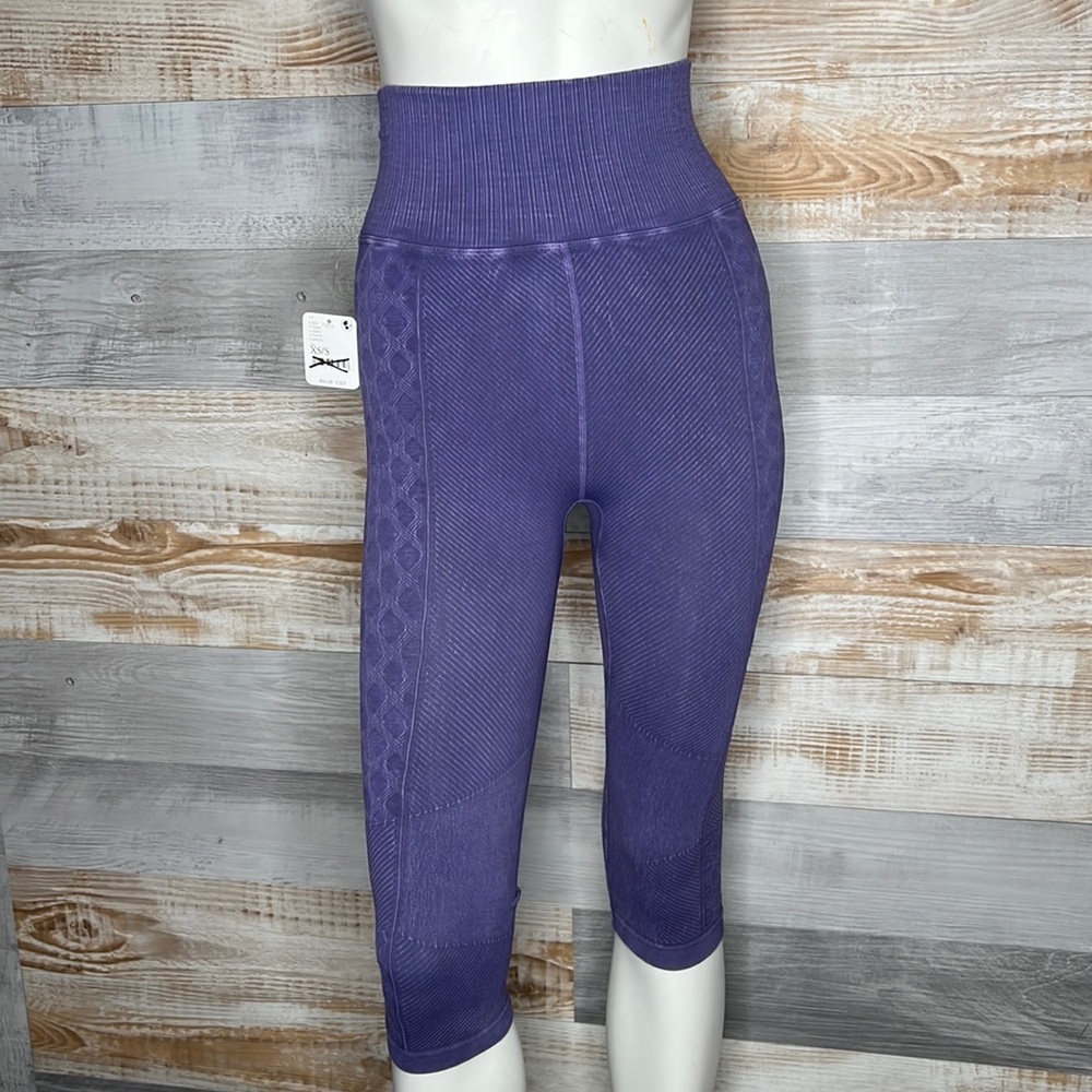 Free People Movement purple capri leggings size XS/S